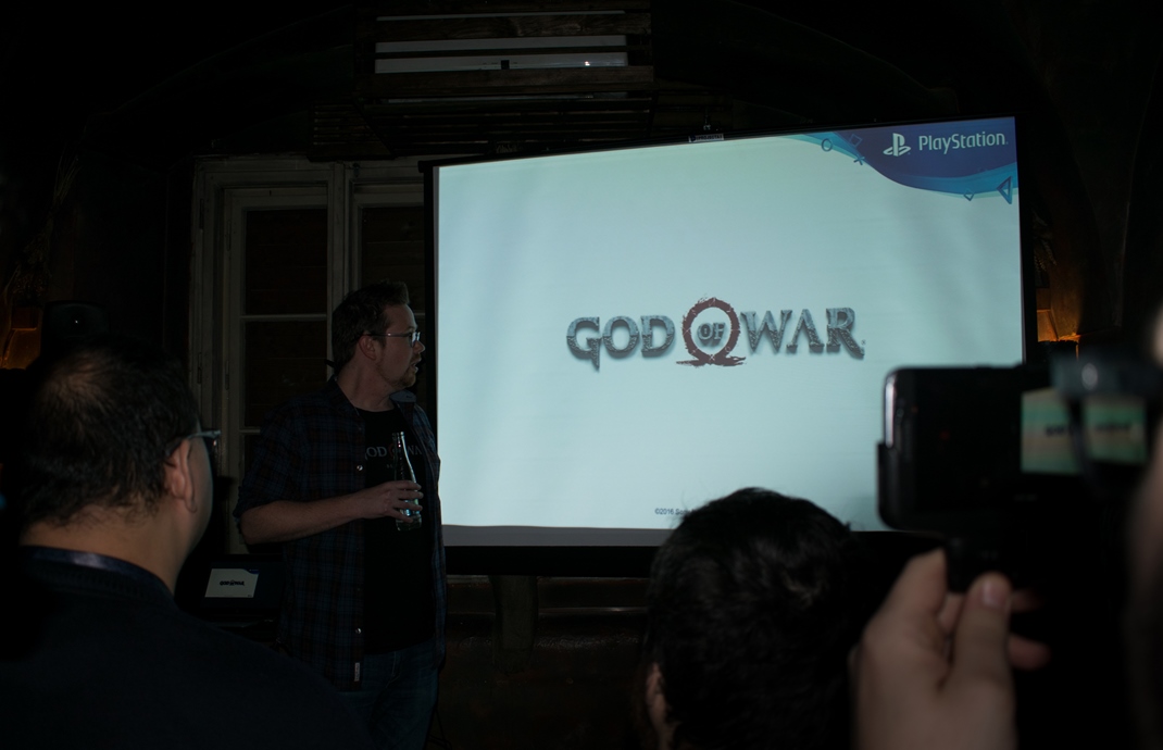 Derek Daniels o God of War